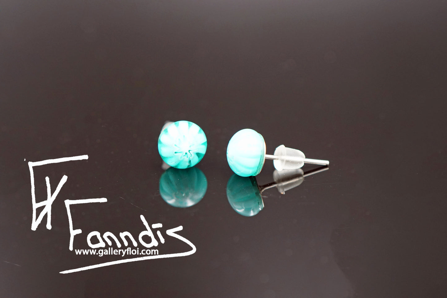 Einstök pinna eyrnalokkar blóm sægrænn / Unique stud earrings flower teal