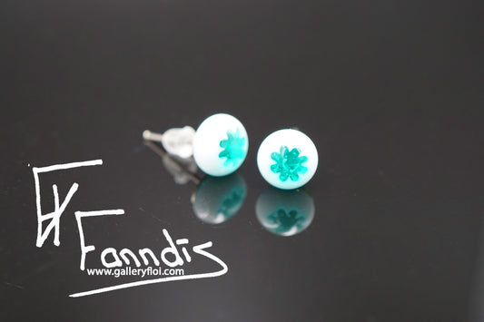 Einstök pinna eyrnalokkar blóm sægrænn / Unique stud earrings flower teal