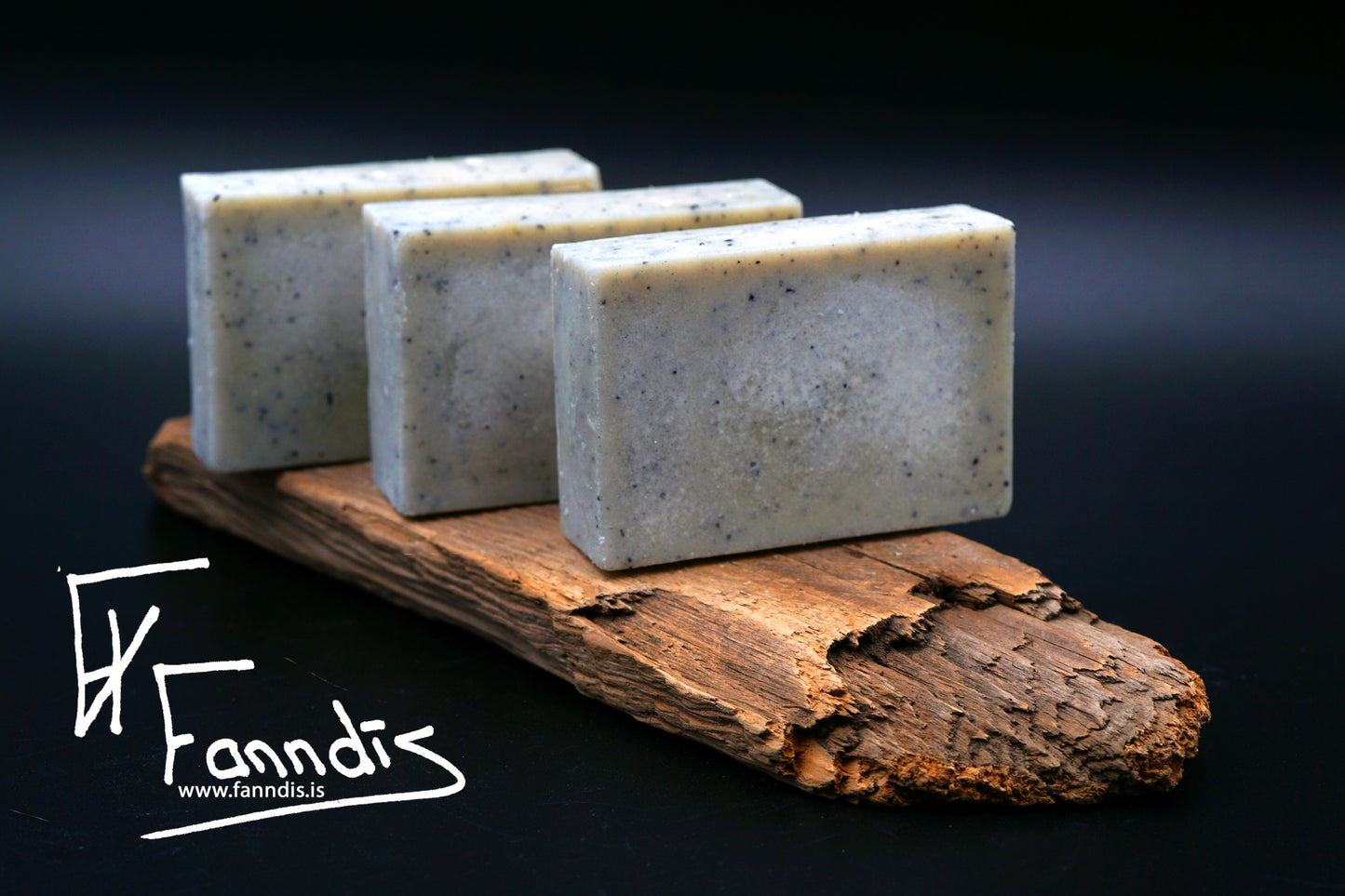 Sápa með fífil og stjörnu anís ilmkjarna olíu / Soap with dandelion and star anise essential oil
