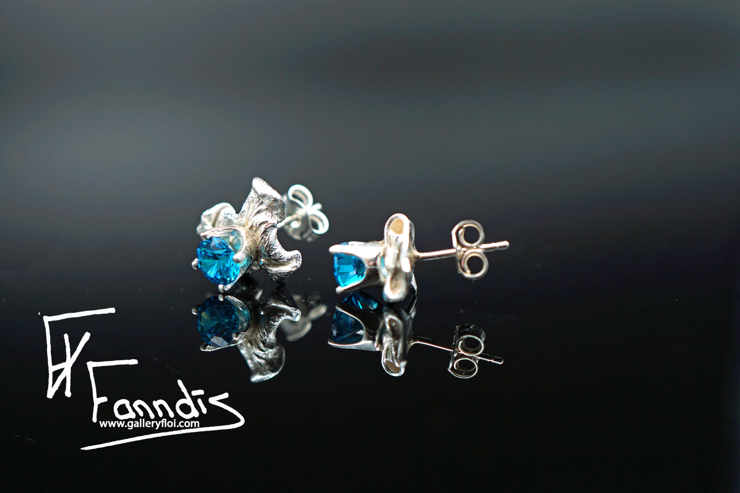 925 Silfur pinna eyrnalokkar með Zirkonia / 925 Silver stud earrings with Zirkonia