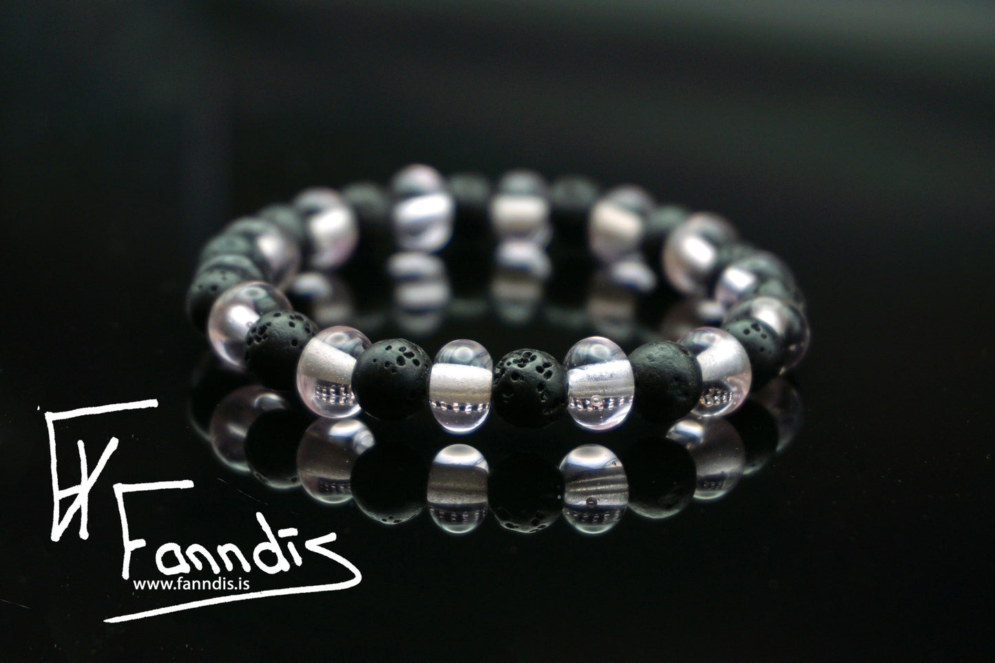 Glerperlu og hraun armband / Glass bead and lava bracelet (transparent)