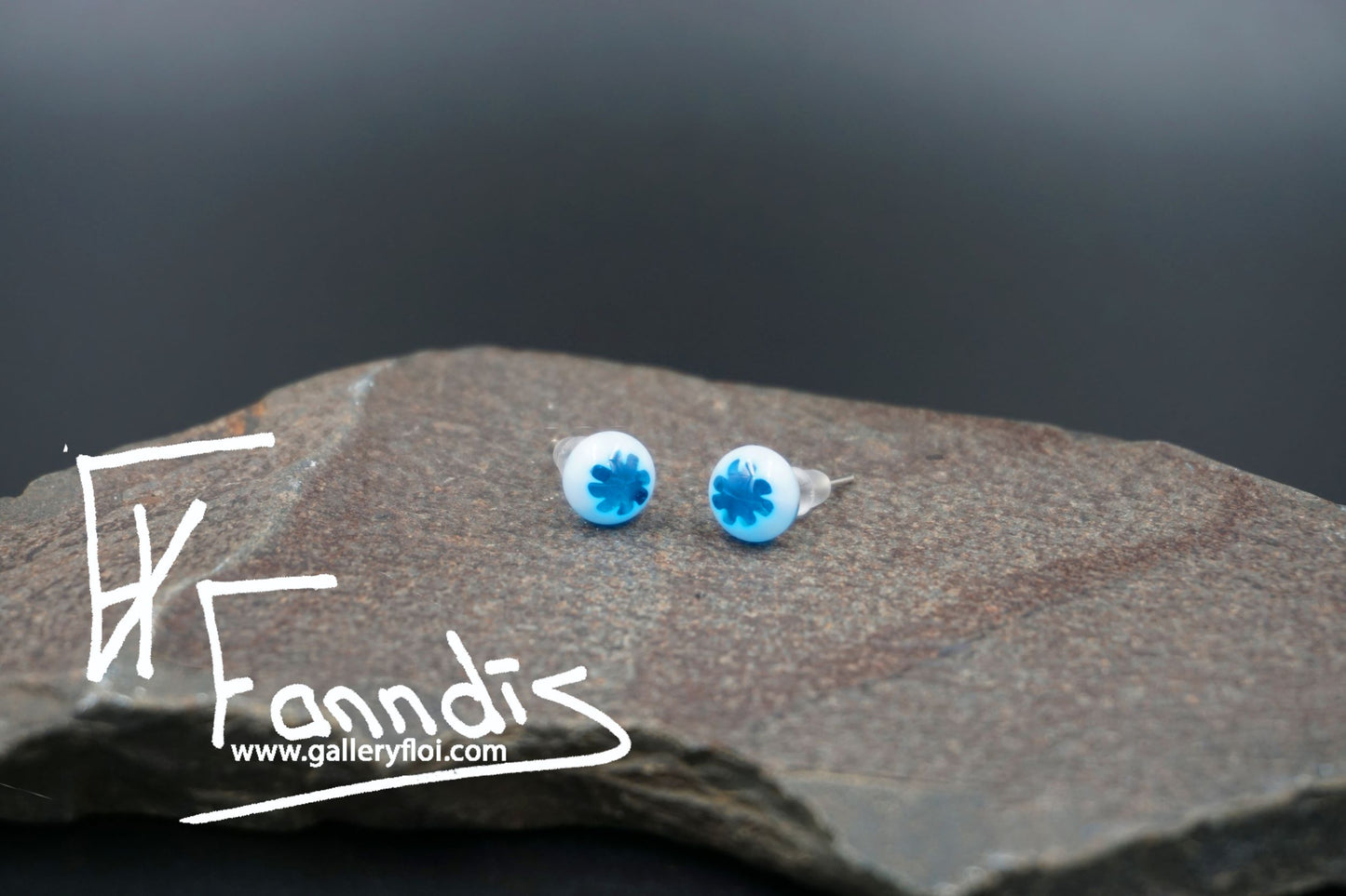Einstök pinna eyrnalokkar Blóm Dökk blágrænn / Unique stud earrings Flower Dark Turquoise