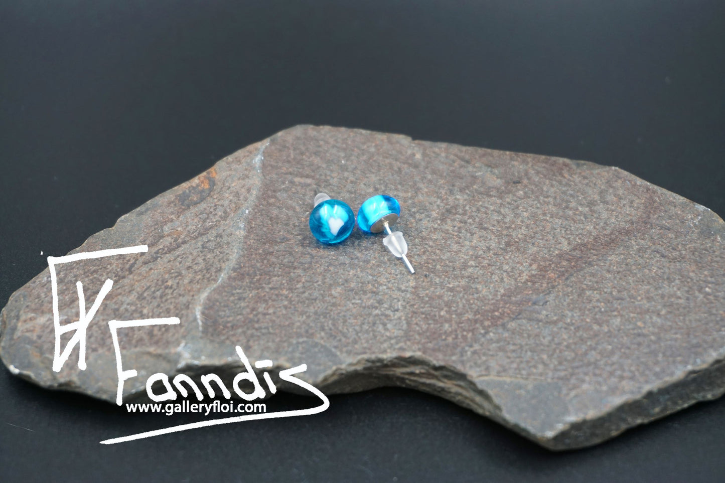 Einstök pinna eyrnalokkar Hjarta Dökk Blágrænn / Unique stud earrings Heart Dark Turquoise