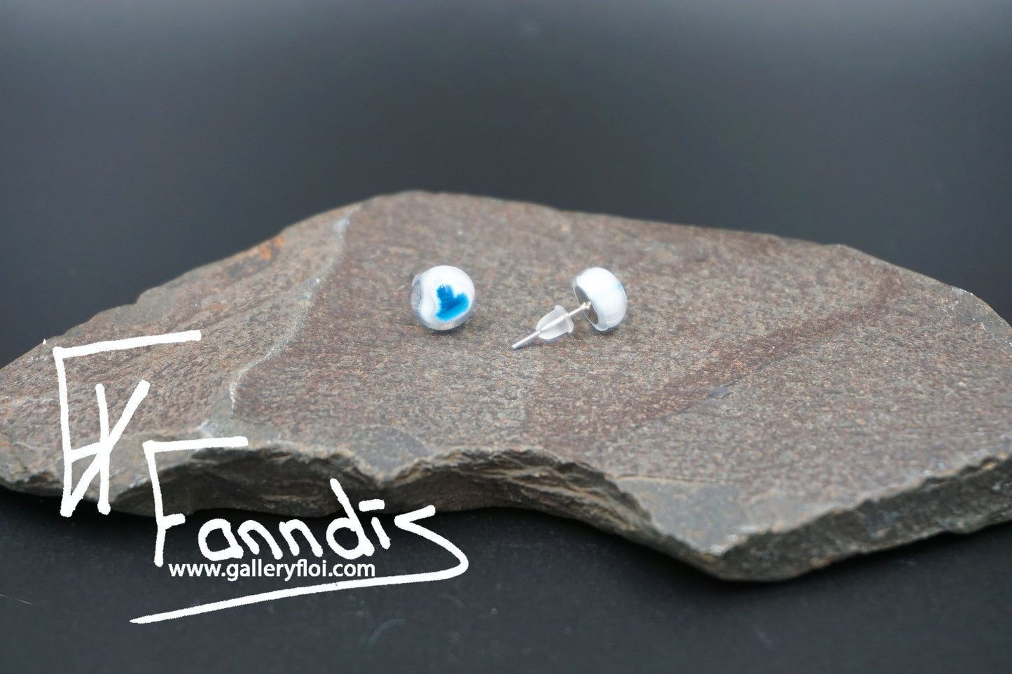 Einstök pinna eyrnalokkar Hjarta Dökk Blágrænn / Unique stud earrings Heart Dark Turquoise