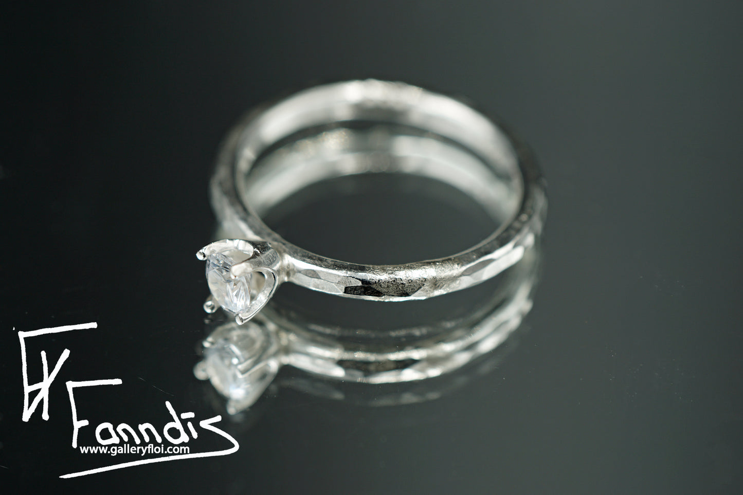 925 Silfur hringur með Zirkonia / 925 Silver ring with Zirkonia