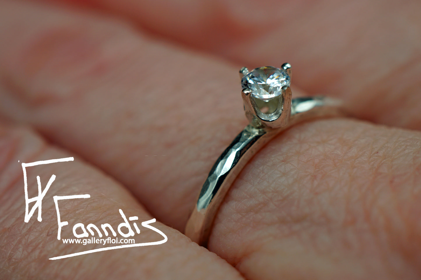 925 Silfur hringur með Zirkonia / 925 Silver ring with Zirkonia