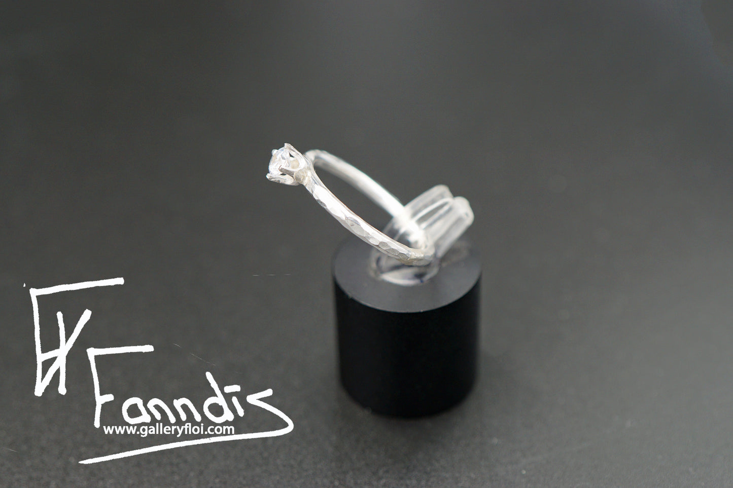 925 Silfur hringur með Zirkonia / 925 Silver ring with Zirkonia