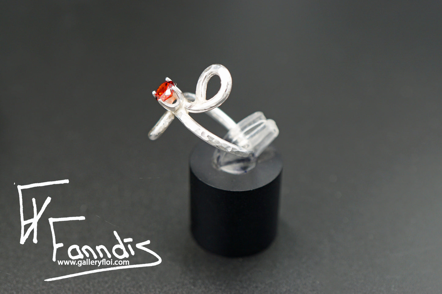 925 Silfur hringur með Zirkonia / 925 Silver ring with Zirkonia
