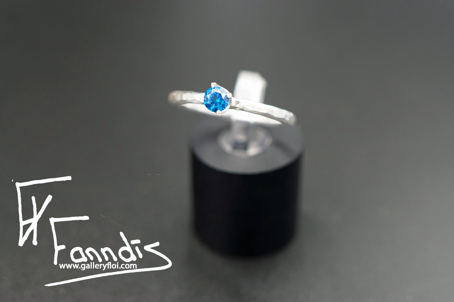 925 Silfur hringur með Zirkonia / 925 Silver ring with Zirkonia