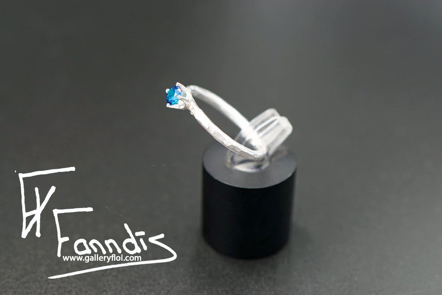 925 Silfur hringur með Zirkonia / 925 Silver ring with Zirkonia