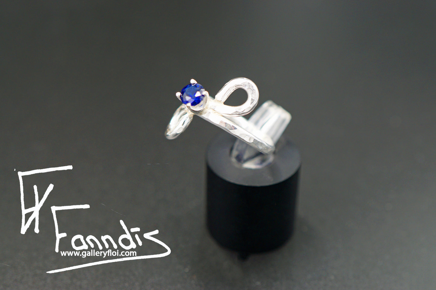 925 Silfur hringur með Zirkonia / 925 Silver ring with Zirkonia