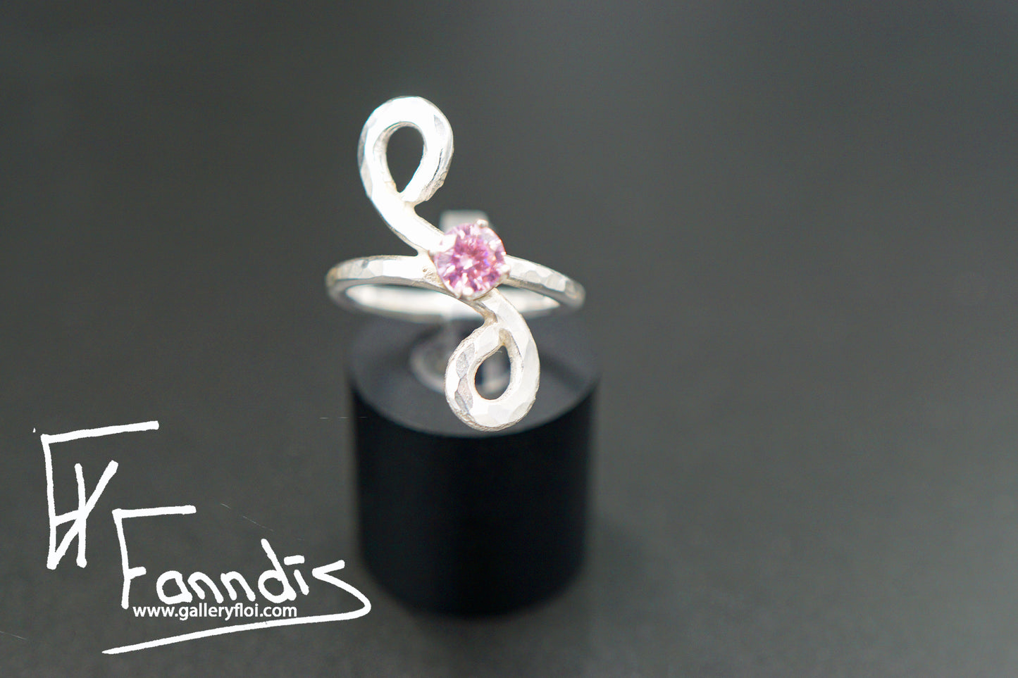 925 Silfur hringur með Zirkonia / 925 Silver ring with Zirkonia