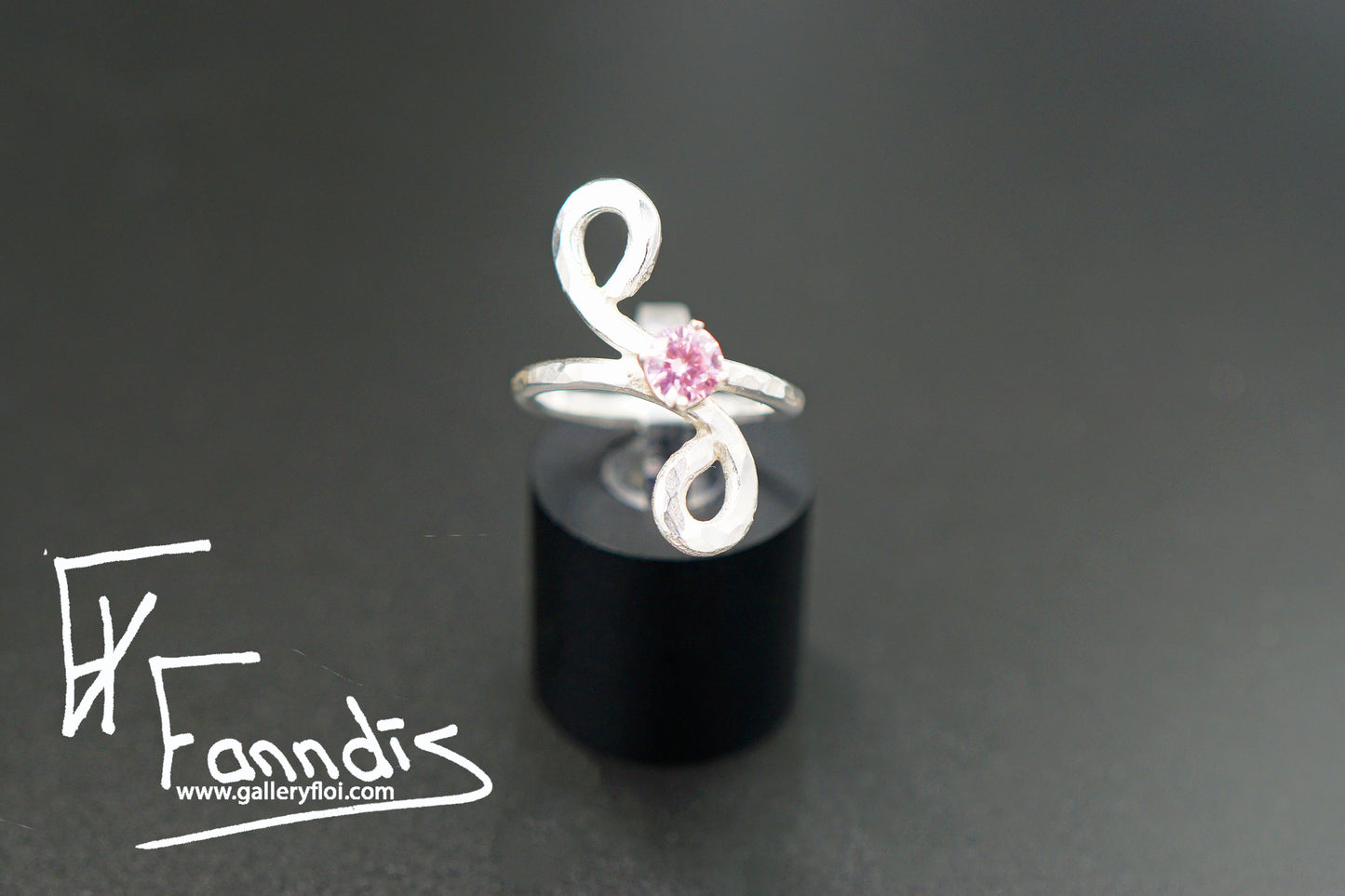 925 Silfur hringur með Zirkonia / 925 Silver ring with Zirkonia