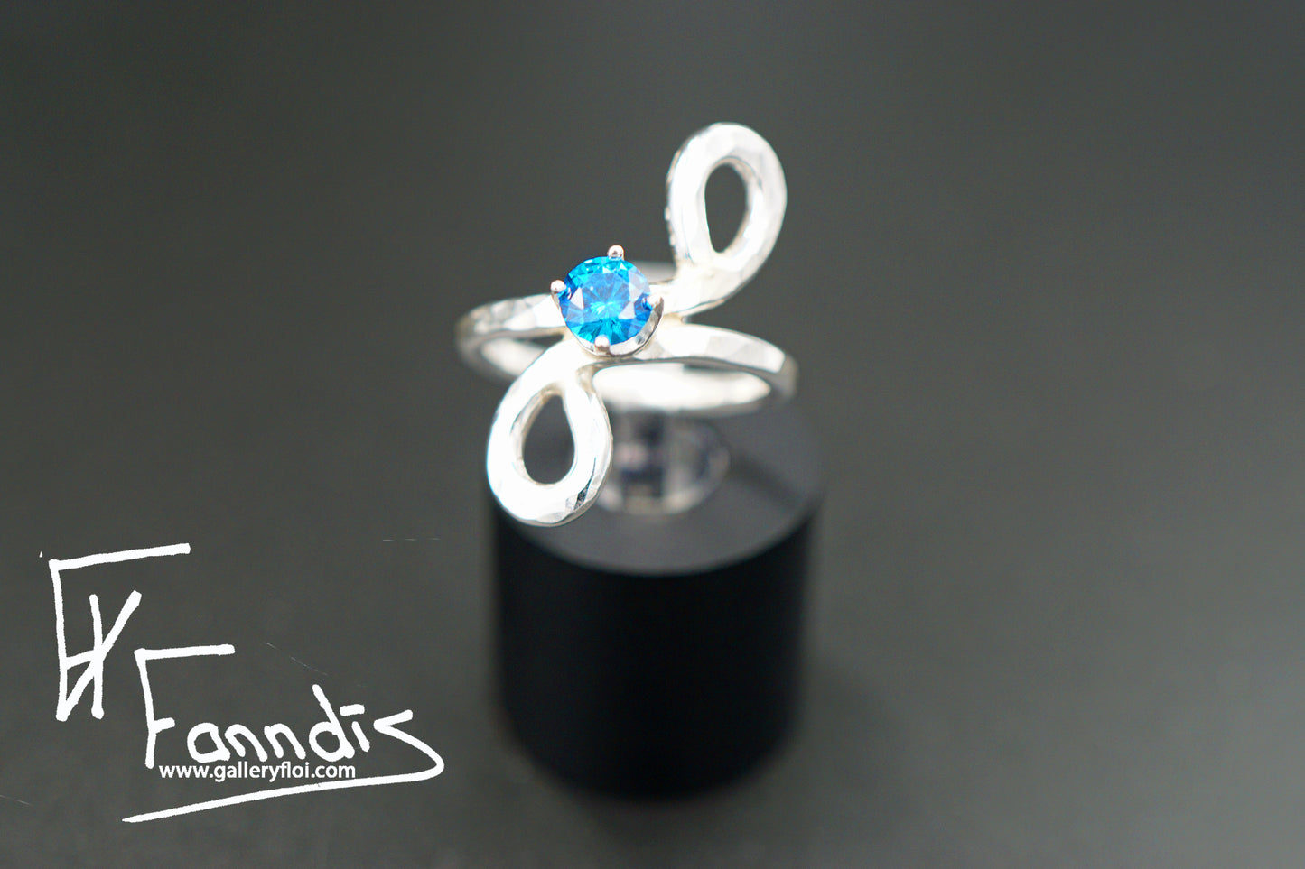 925 Silfur hringur með Zirkonia / 925 Silver ring with Zirkonia