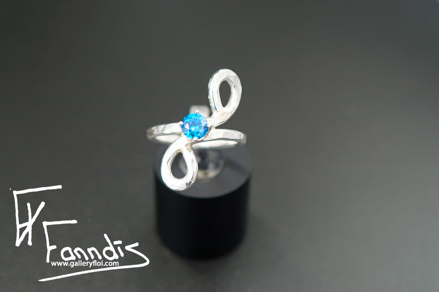 925 Silfur hringur með Zirkonia / 925 Silver ring with Zirkonia