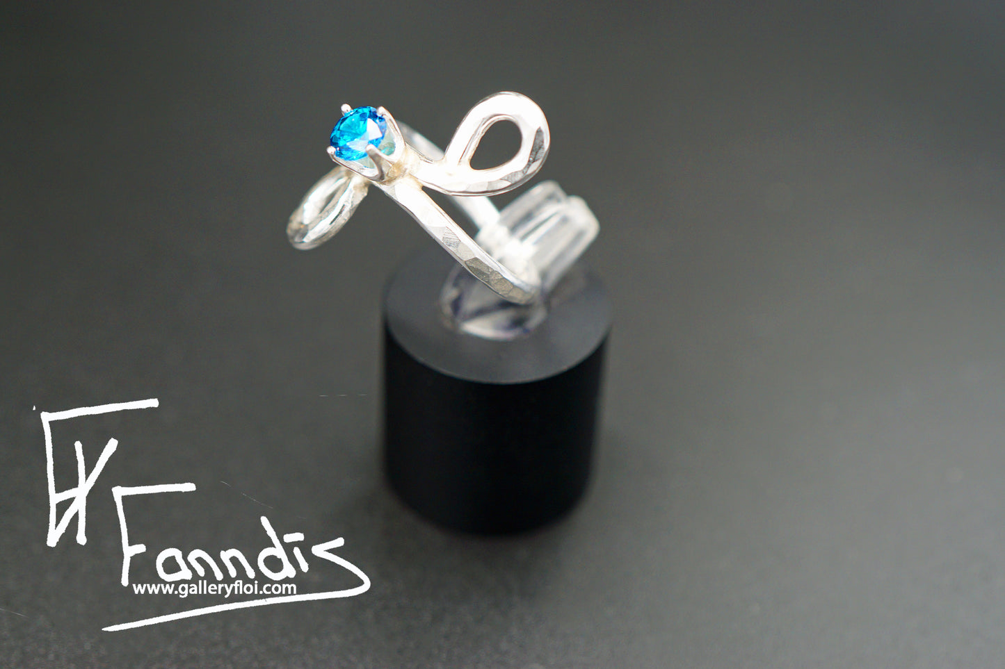 925 Silfur hringur með Zirkonia / 925 Silver ring with Zirkonia