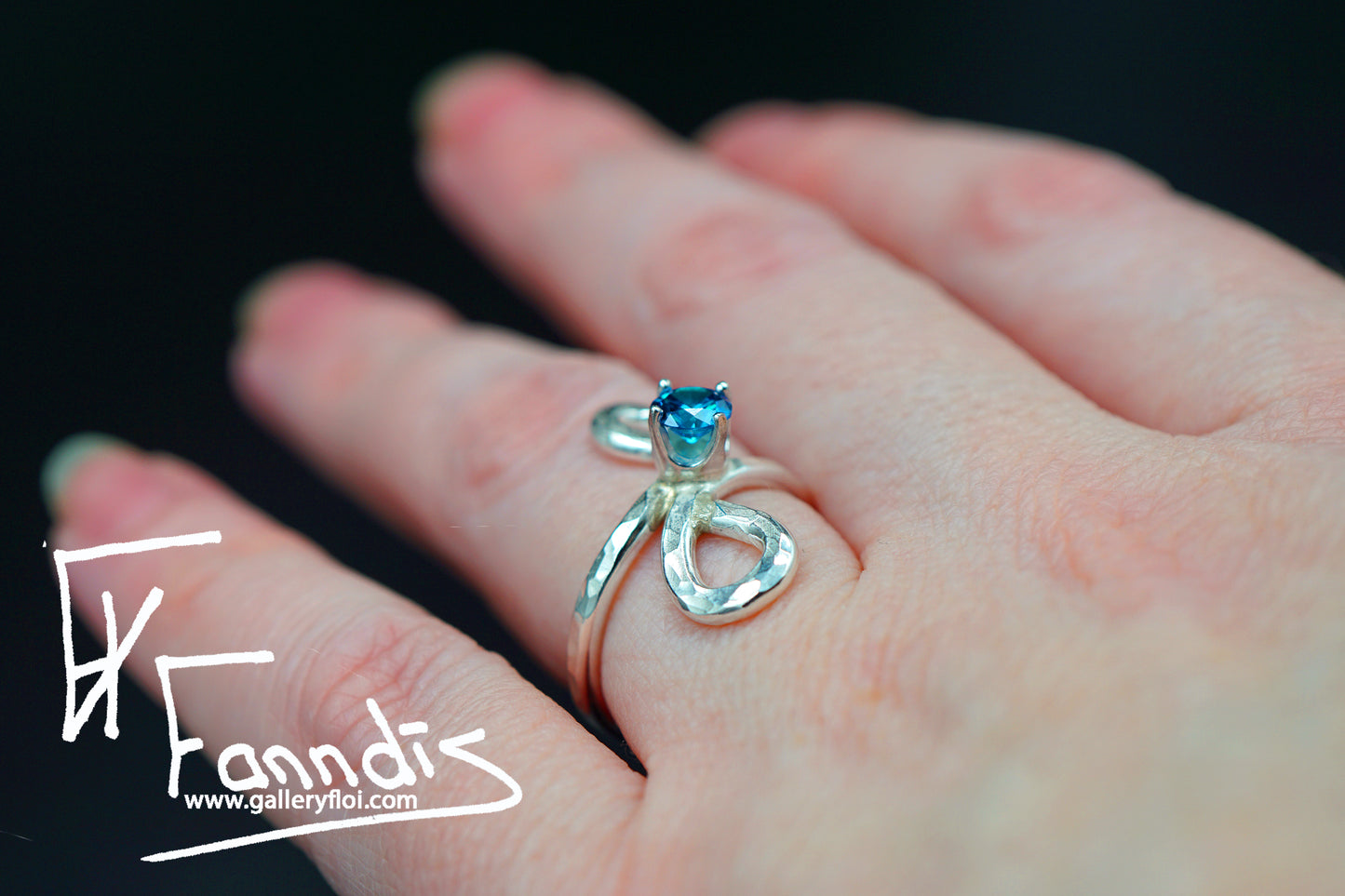 925 Silfur hringur með Zirkonia / 925 Silver ring with Zirkonia