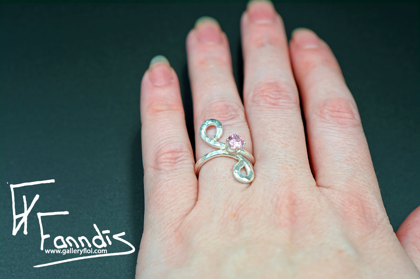 925 Silfur hringur með Zirkonia / 925 Silver ring with Zirkonia