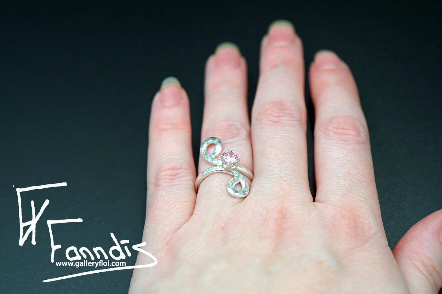 925 Silfur hringur með Zirkonia / 925 Silver ring with Zirkonia