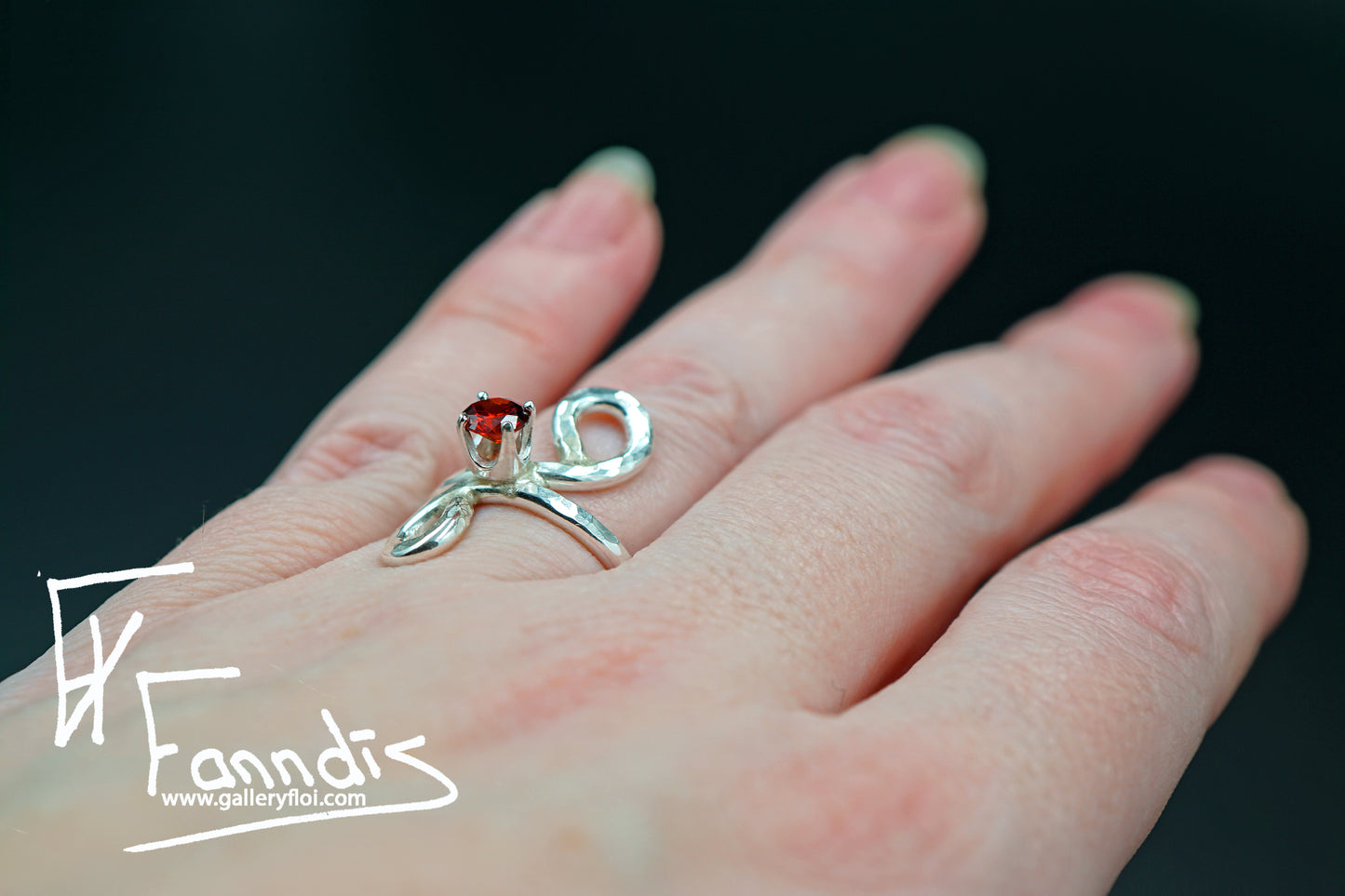 925 Silfur hringur með Zirkonia / 925 Silver ring with Zirkonia
