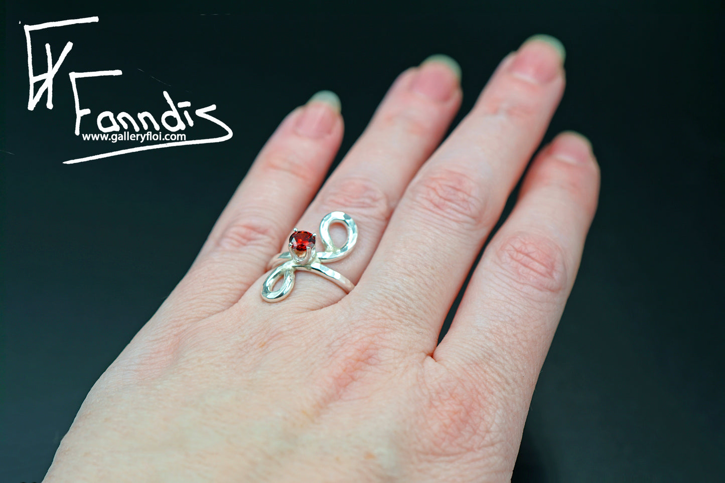 925 Silfur hringur með Zirkonia / 925 Silver ring with Zirkonia