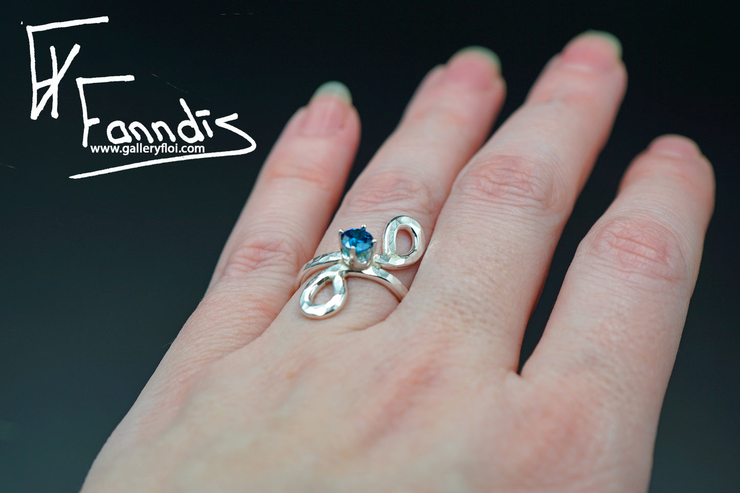 925 Silfur hringur með Zirkonia / 925 Silver ring with Zirkonia