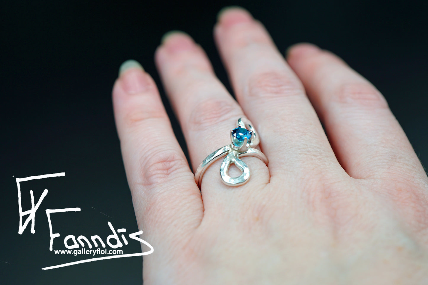 925 Silfur hringur með Zirkonia / 925 Silver ring with Zirkonia