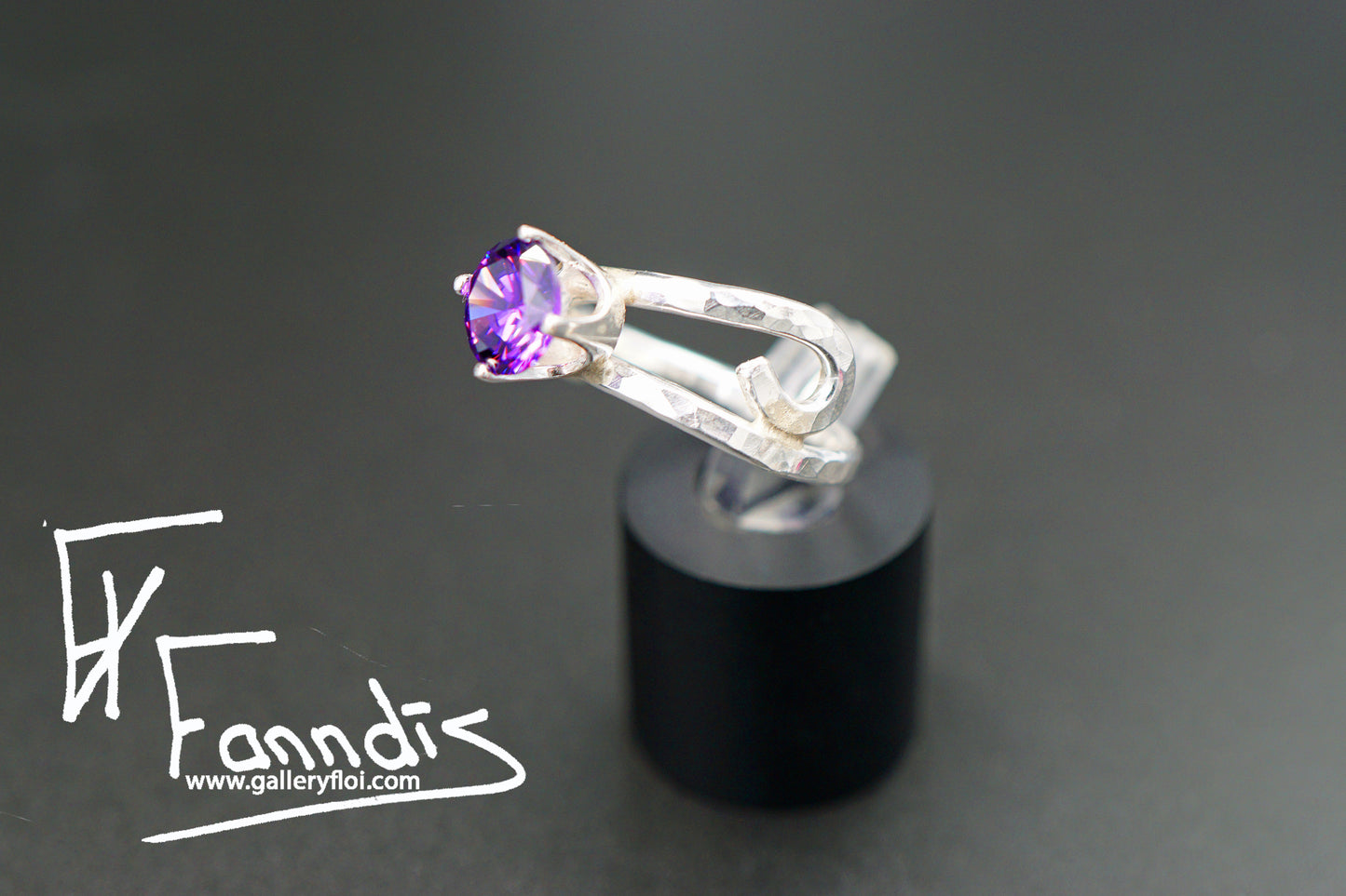 925 Silfur hringur með Zirkonia / 925 Silver ring with Zirkonia
