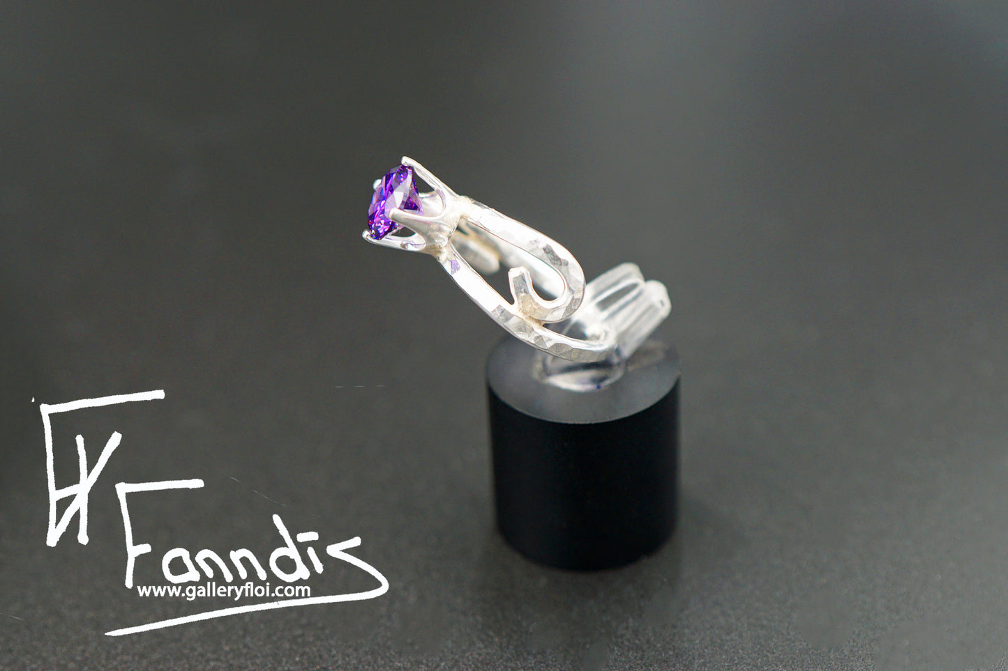 925 Silfur hringur með Zirkonia / 925 Silver ring with Zirkonia