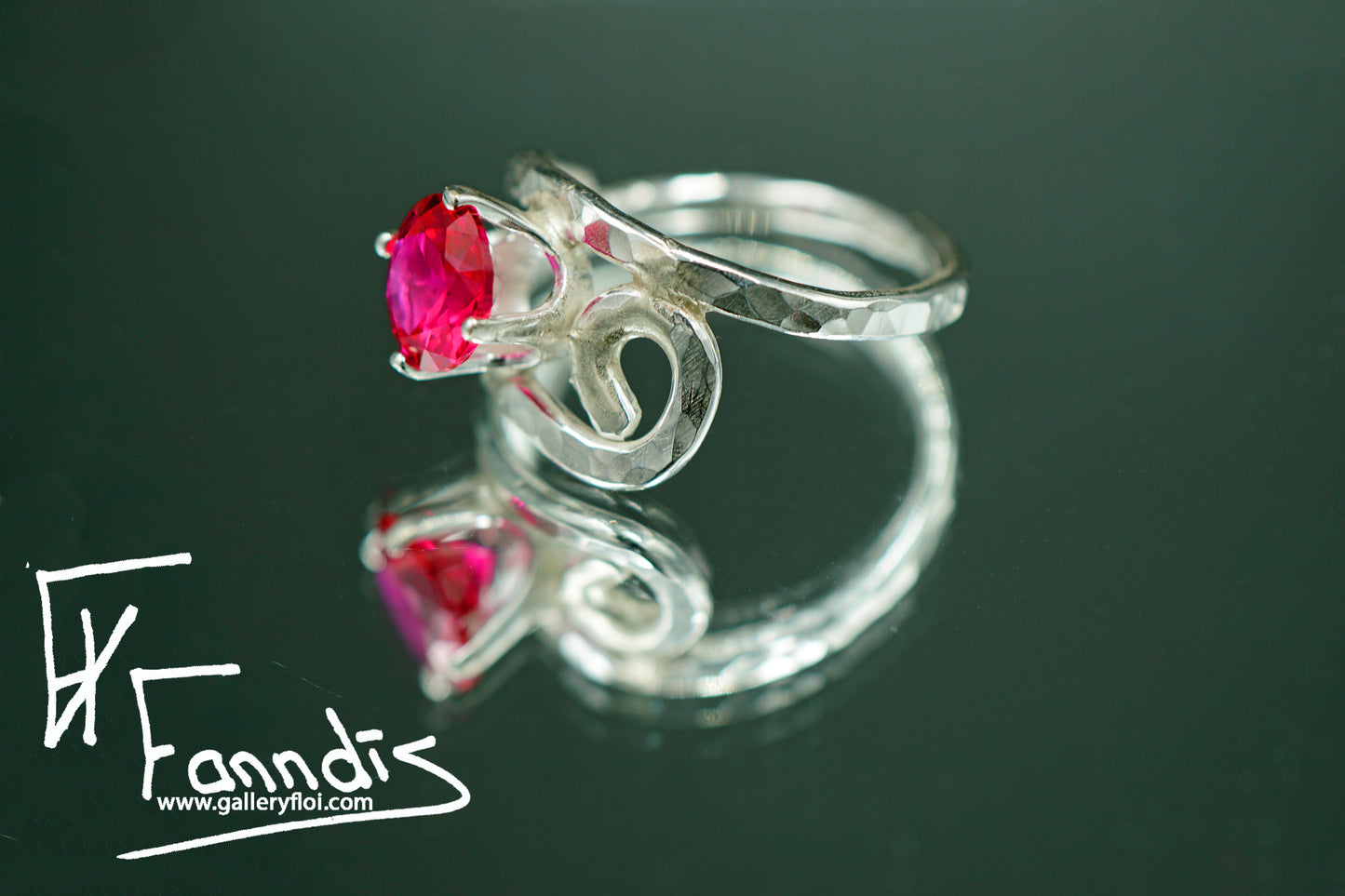 925 Silfur hringur með Zirkonia / 925 Silver ring with Zirkonia