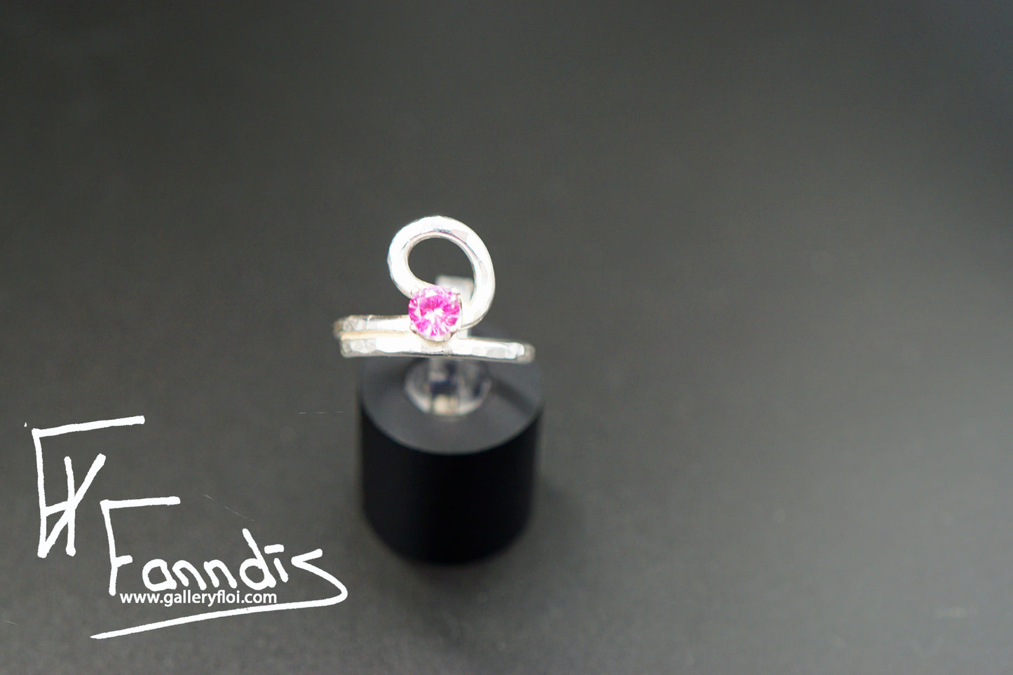 925 Silfur hringur með Zirkonia / 925 Silver ring with Zirkonia