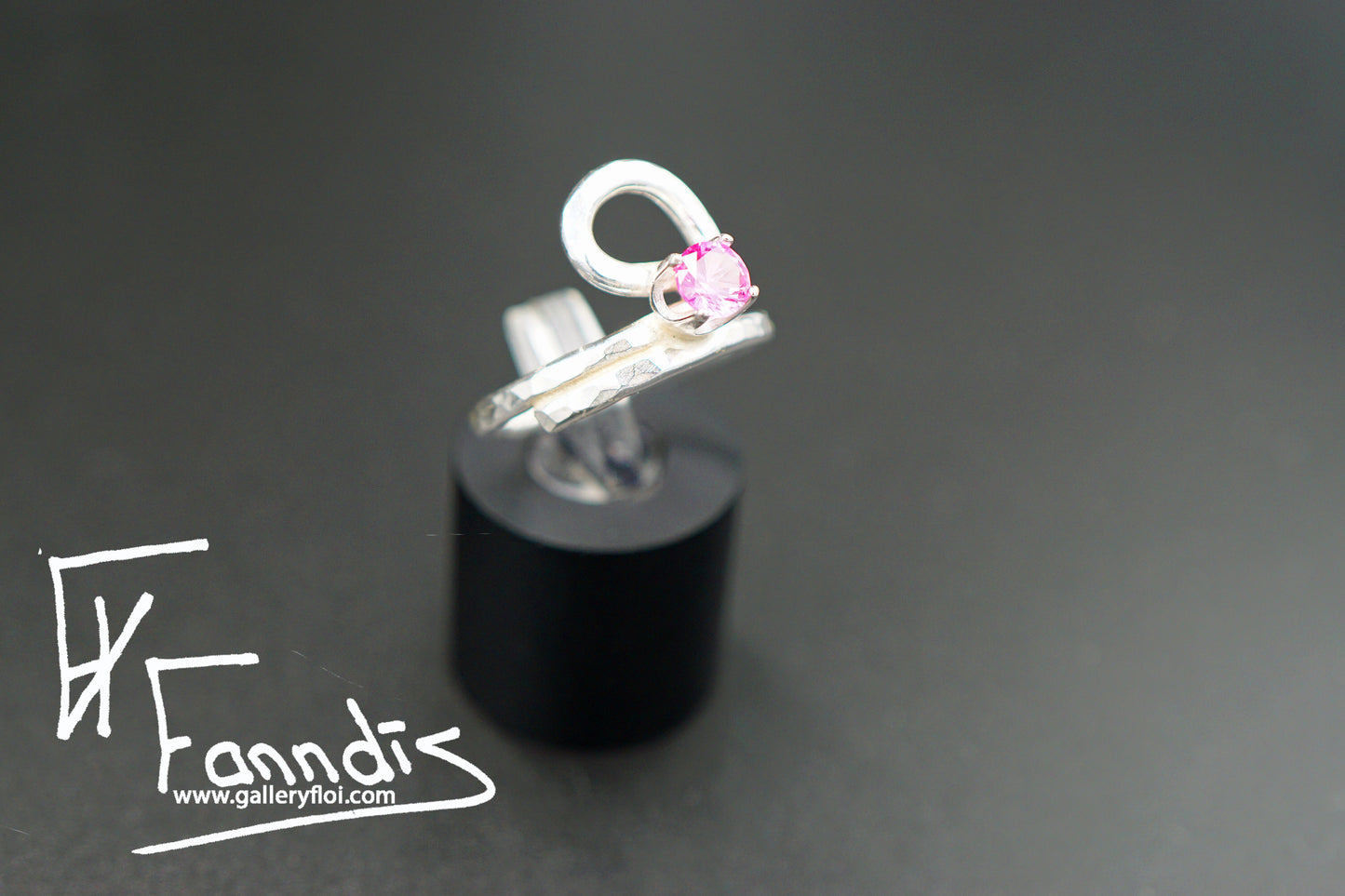 925 Silfur hringur með Zirkonia / 925 Silver ring with Zirkonia