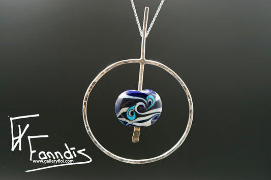 Sterling silver hálsmen með glerperlu / Sterling silver necklace with a glass bead