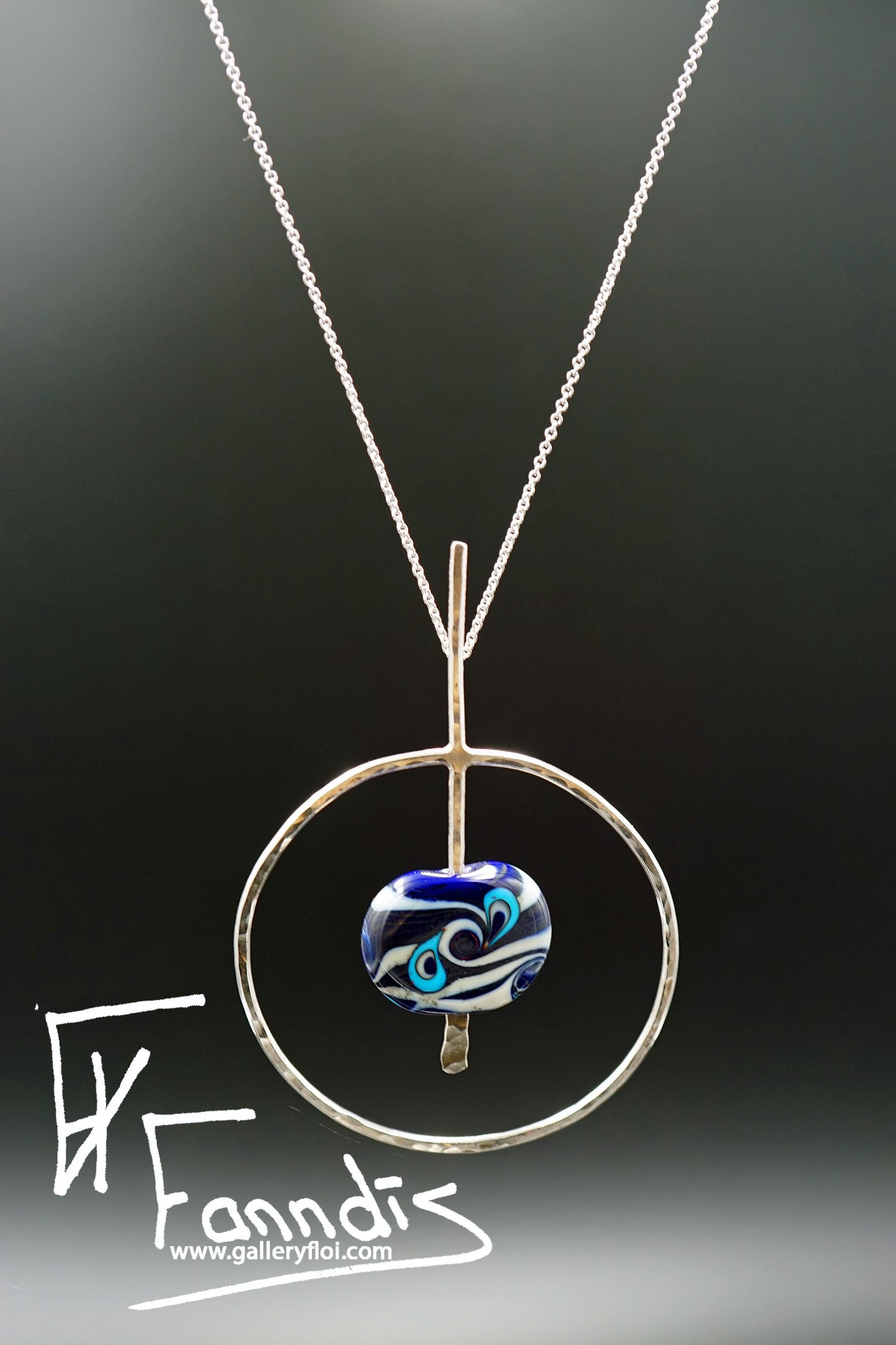 Sterling silver hálsmen með glerperlu / Sterling silver necklace with a glass bead