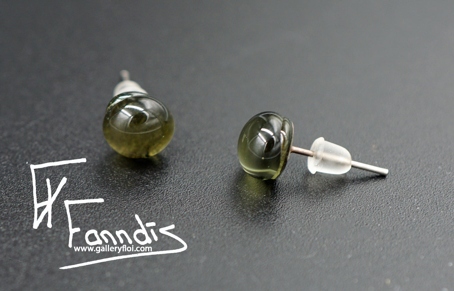 Einstök pinna eyrnalokkar Dökk Stál Grár / Unique stud earrings Dark Steel Grey