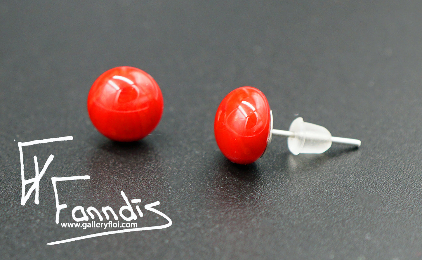 Einstök pinna eyrnalokkar Miðlungi Rauður / Unique stud earrings Medium Red
