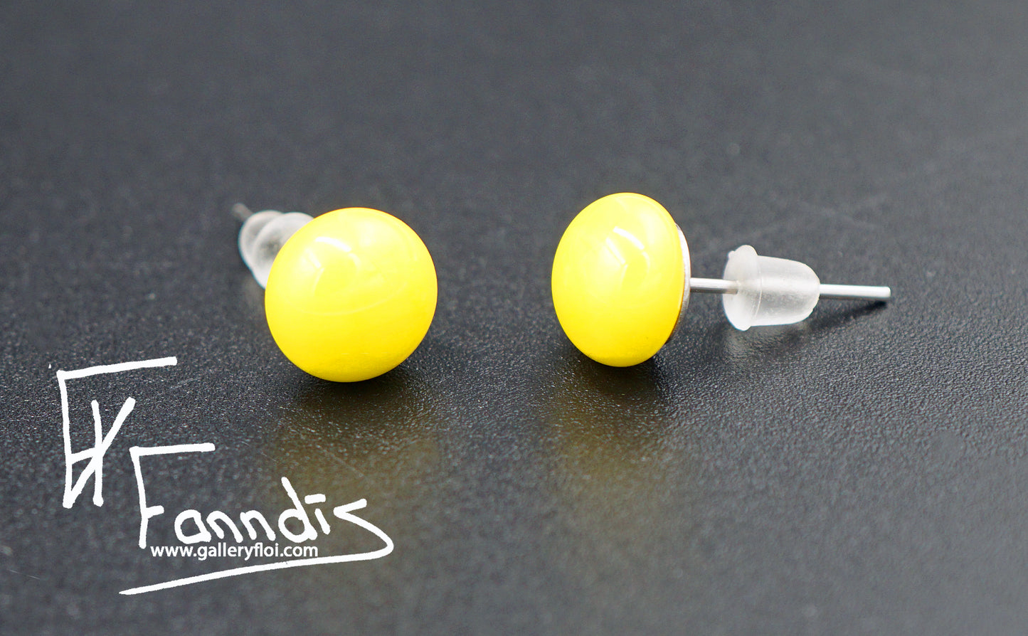 Einstök pinna eyrnalokkar Fífil gulur / Unique stud earrings Daffodil Yellow