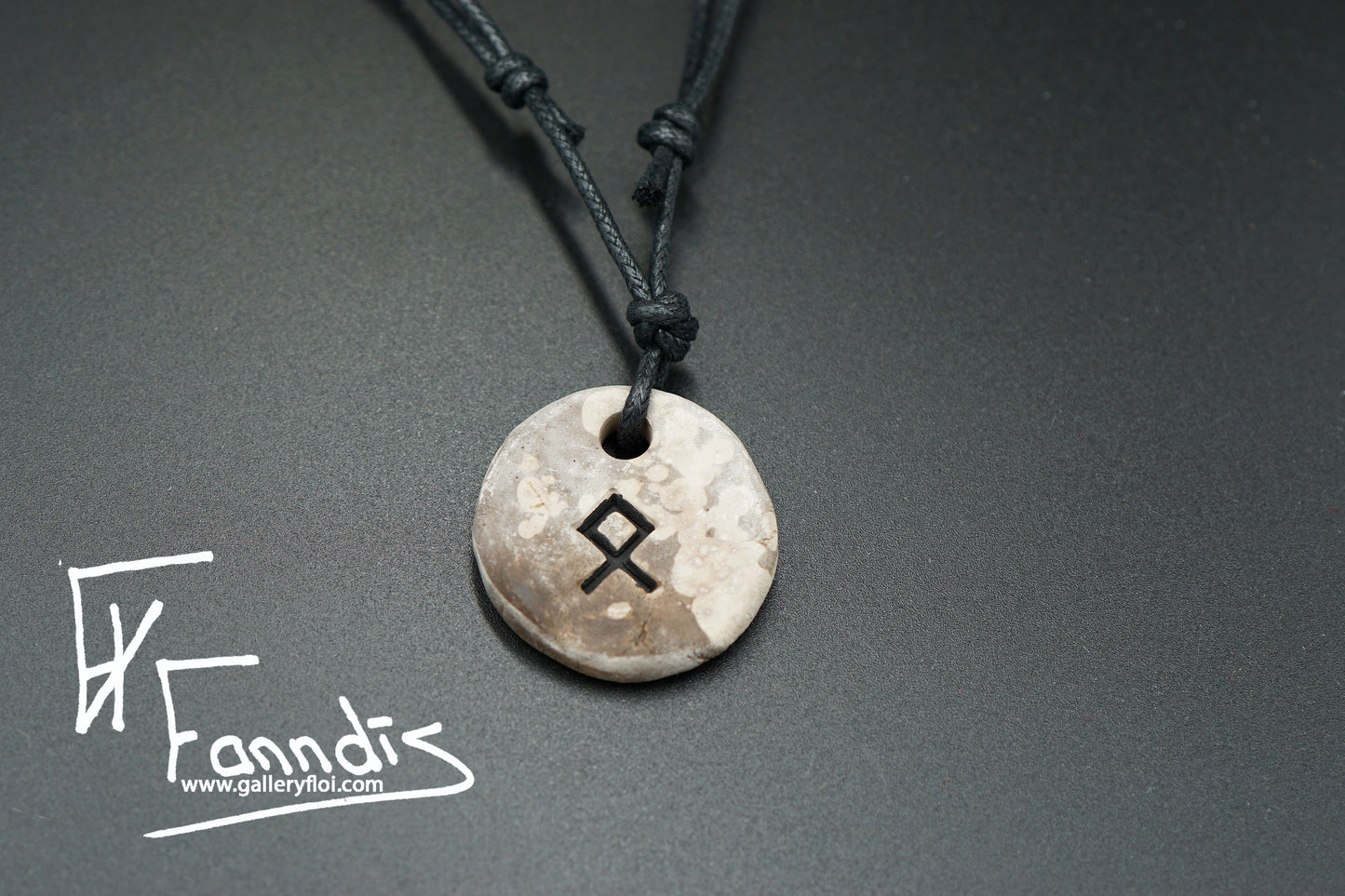 Víkinga rúna hálsmen / Viking rune necklace