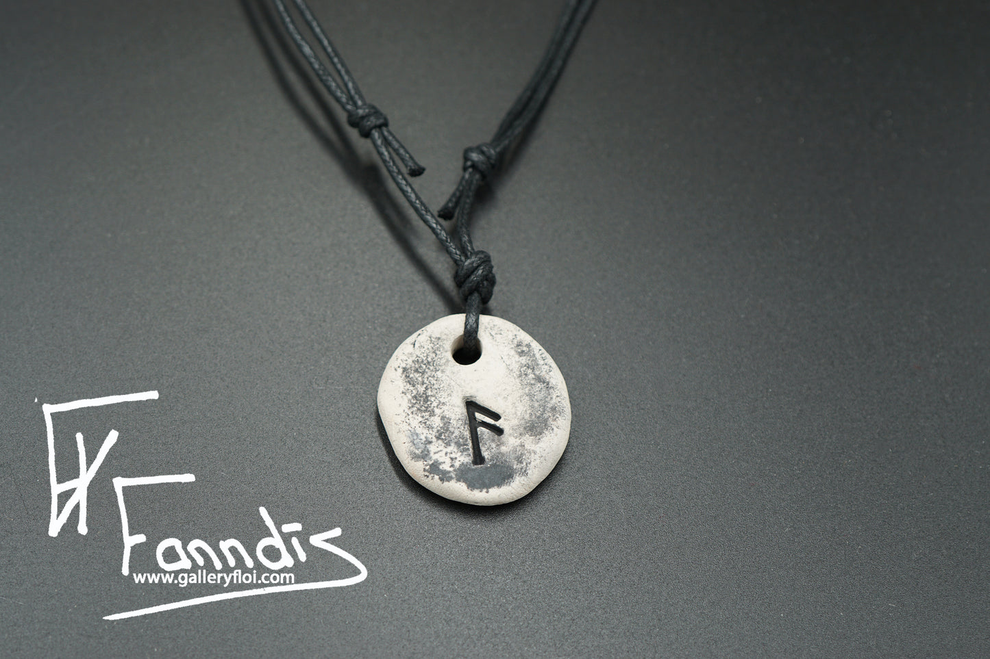 Víkinga rúna hálsmen / Viking rune necklace