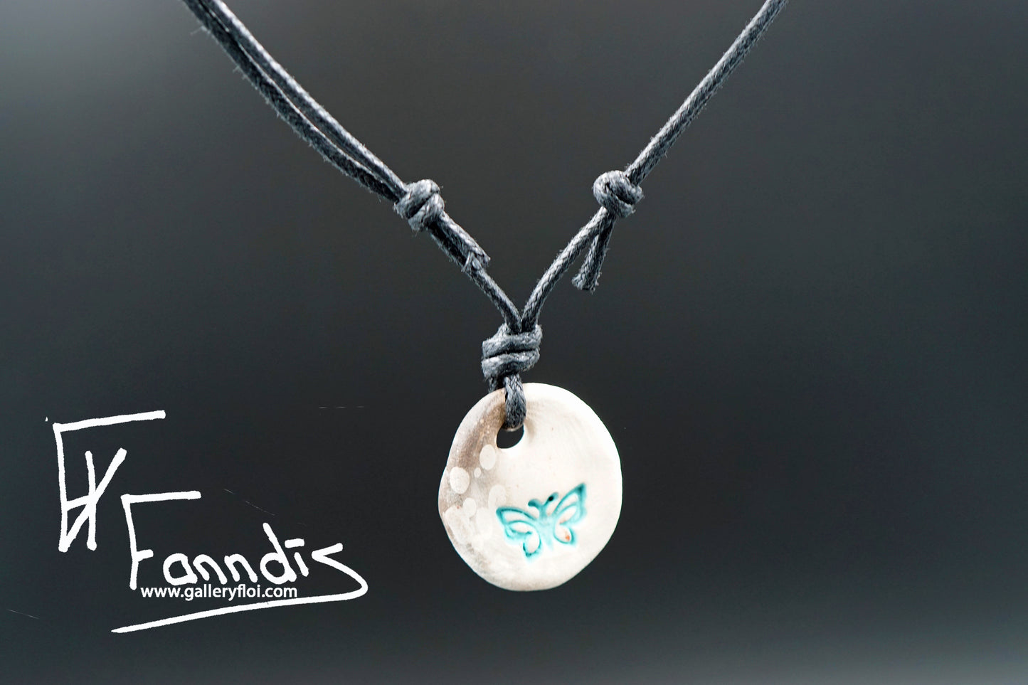Fiðrilda hálsmen / Butterfly necklace