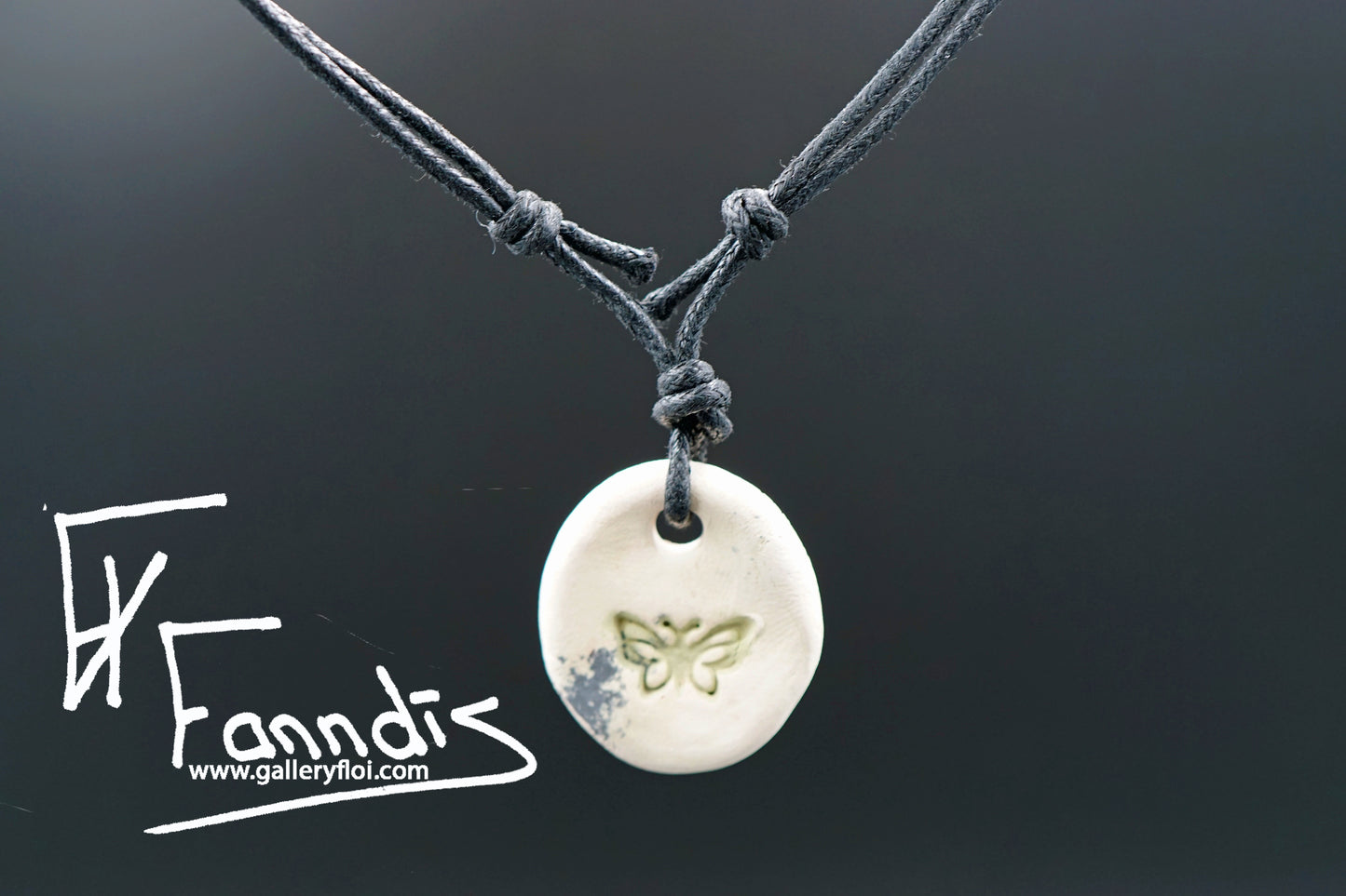 Fiðrilda hálsmen / Butterfly necklace