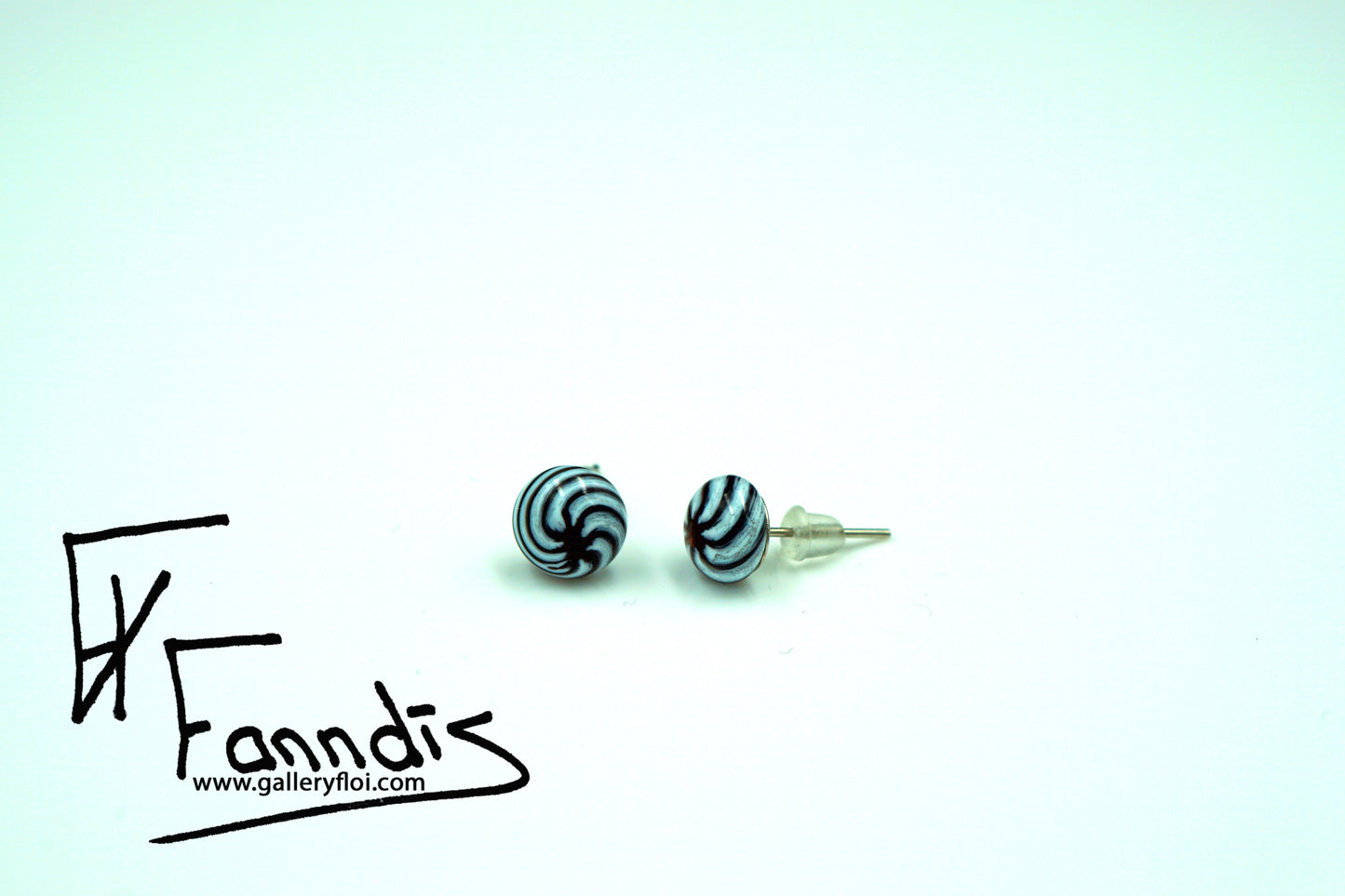 Einstök pinna eyrnalokkar twist mið fjólublár / Unique stud earrings twist mid purple