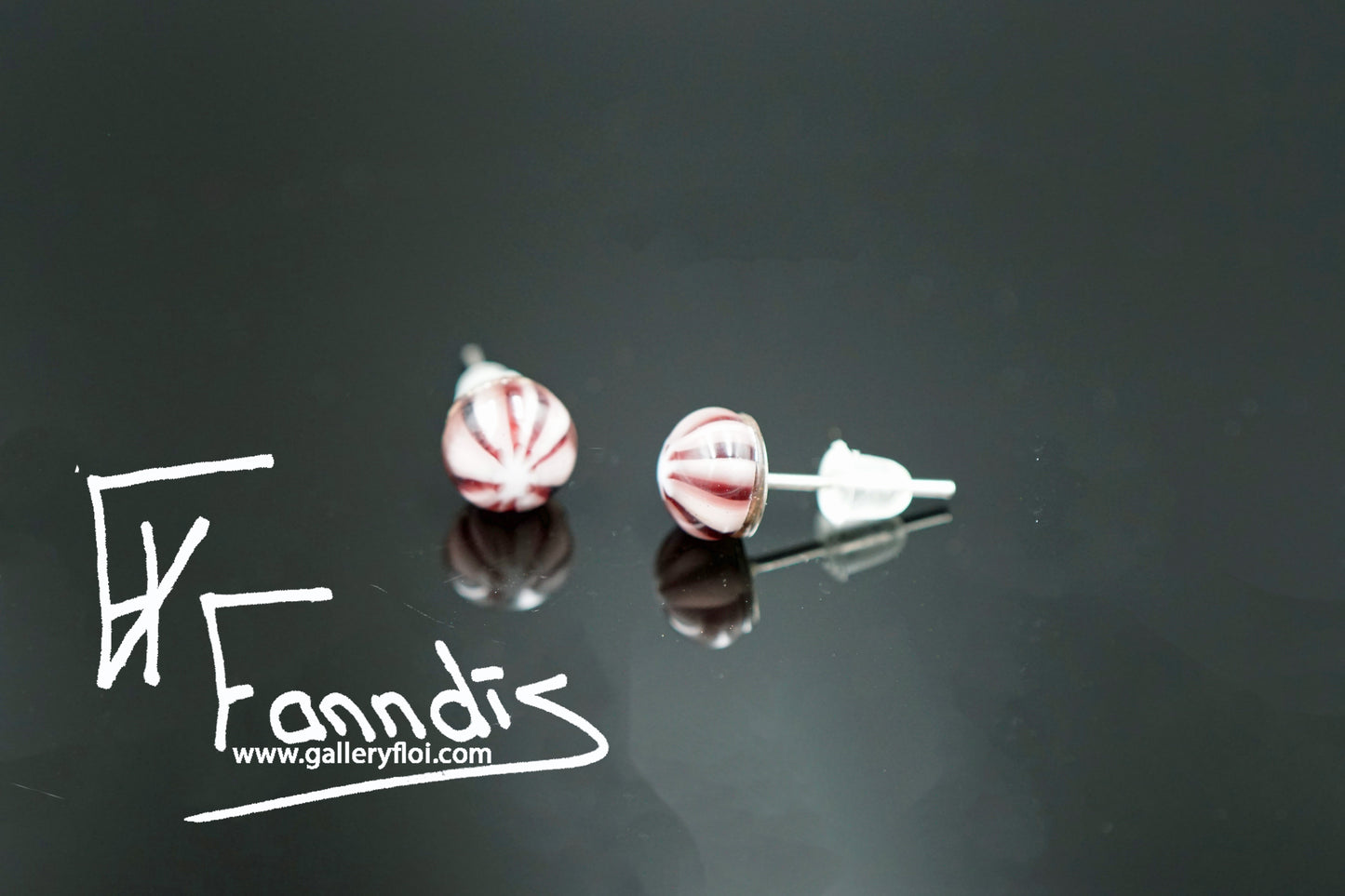 Einstök pinna eyrnalokkar lína mið fjólublár / Unique stud earrings line mid purple