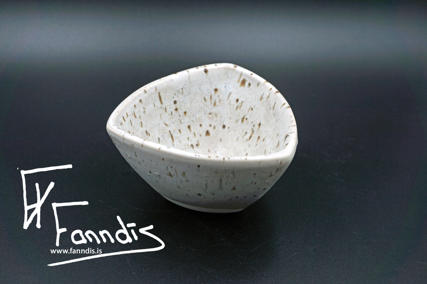 Flói skál með sandi úr Hvítá Lítil / Flói bowl with sand from glacier river Hvítá Small (180 ml)