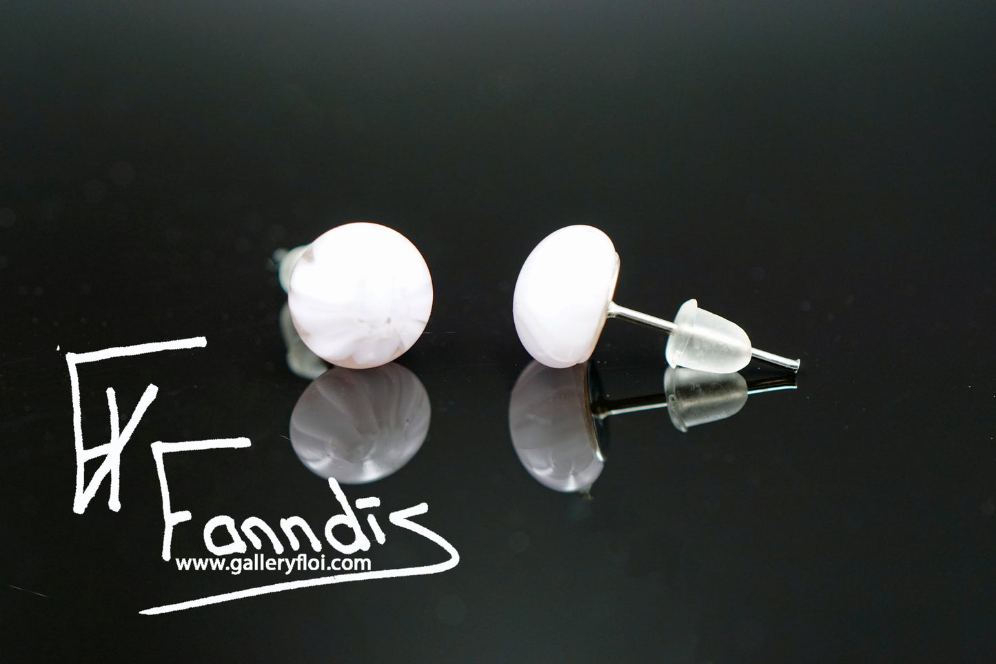 Einstök pinna eyrnalokkar blóm rósakvars / Unique stud earrings flower rose quartz