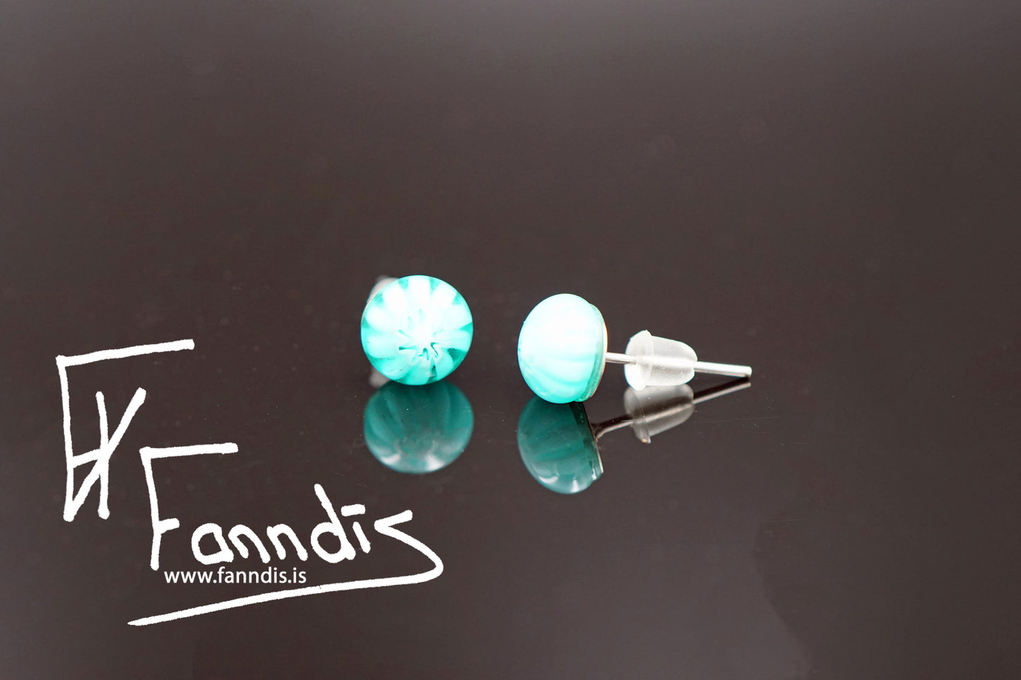 Gler pinna eyrnalokkar / Glass stud earrings
