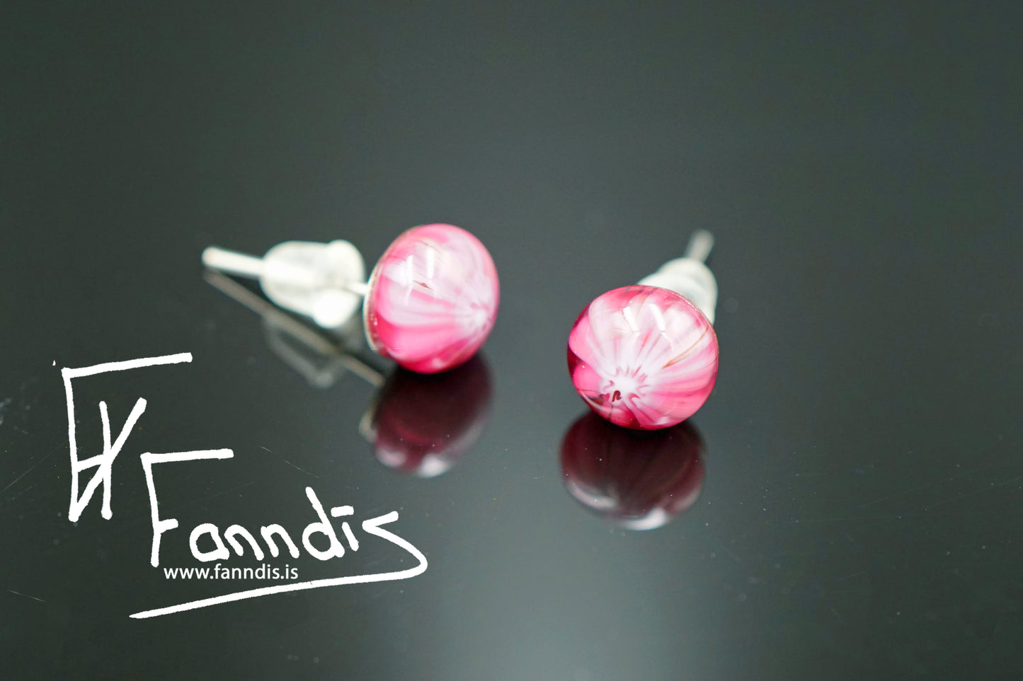 Gler pinna eyrnalokkar / Glass stud earrings