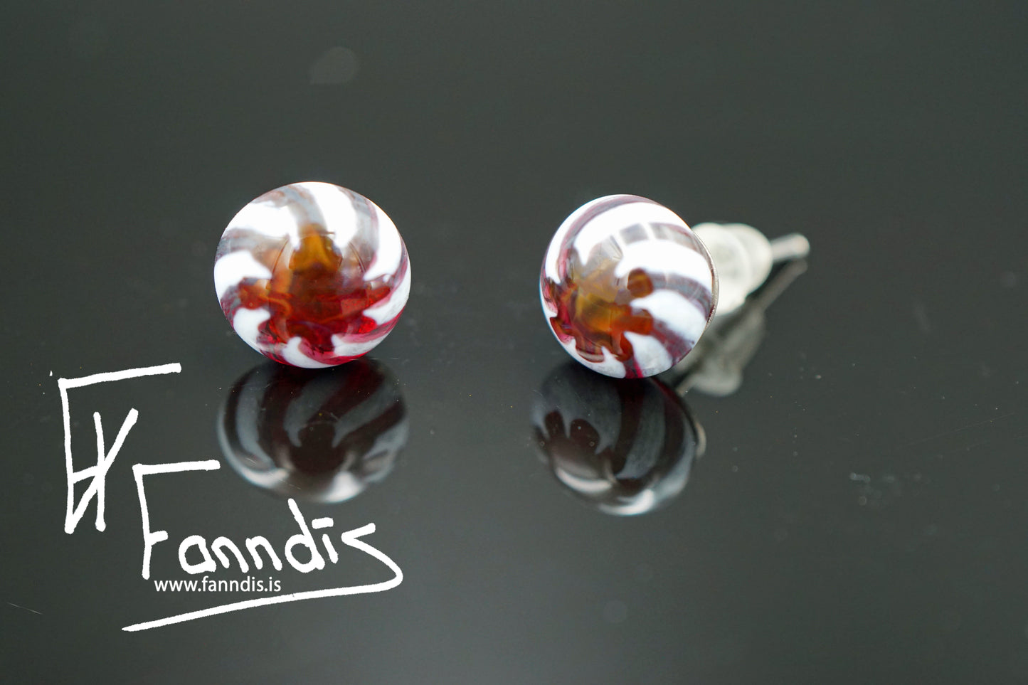 Gler pinna eyrnalokkar / Glass stud earrings