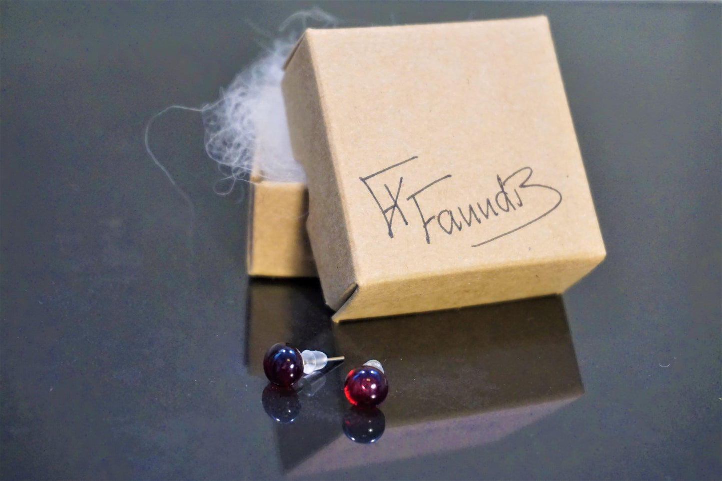 Einstök pinna eyrnalokkar Rubino Ora / Unique stud earrings Rubino Ora