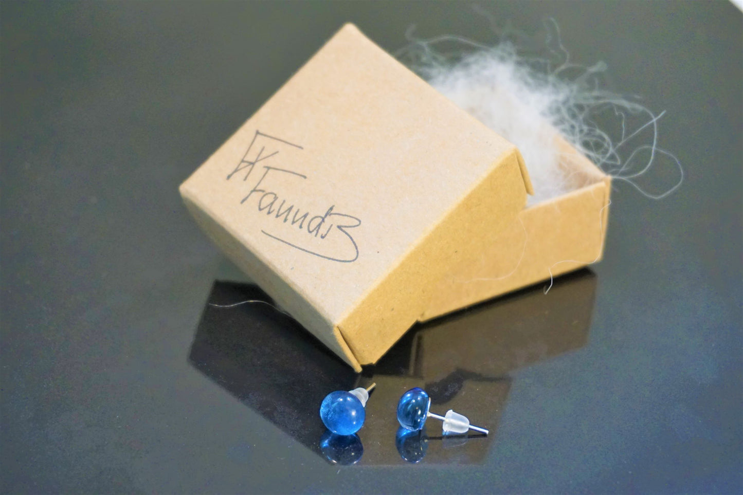 Einstök pinna eyrnalokkar Föl Blár / Unique stud earrings Light Blue